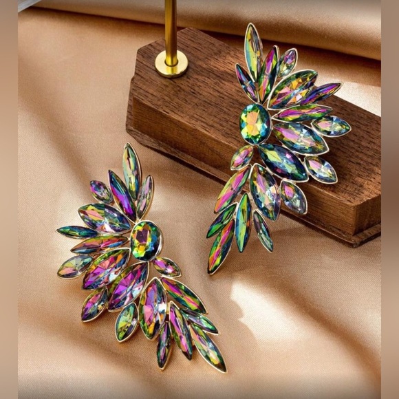 ✨NEW Elegant Multicolor Crystal Statement Earrings - Picture 3 of 5